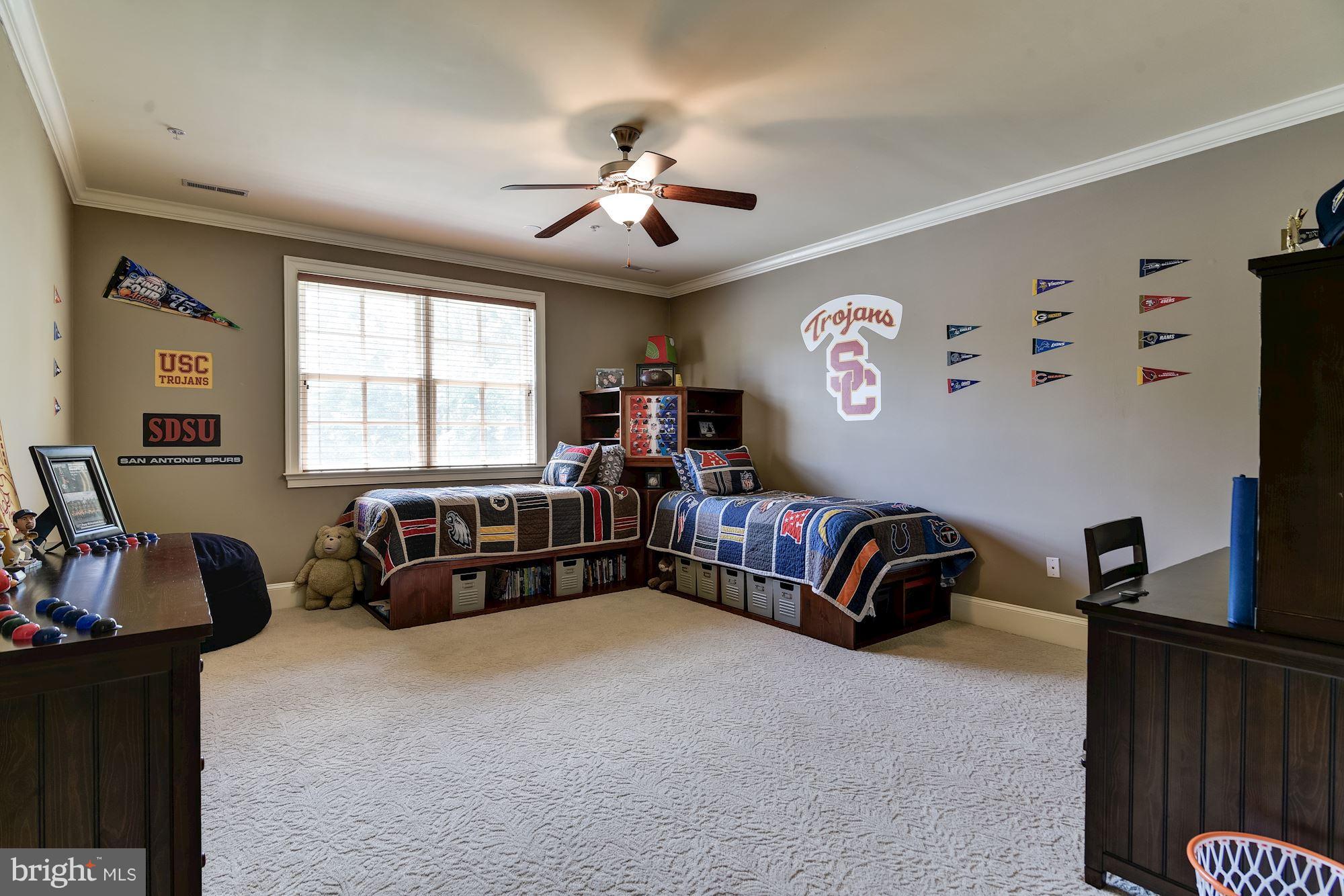 13300 Query Mill Road North Potomac, MD 20878 - Photo 21 of 30 Upper Level Bdrm with Large Full bath and tub