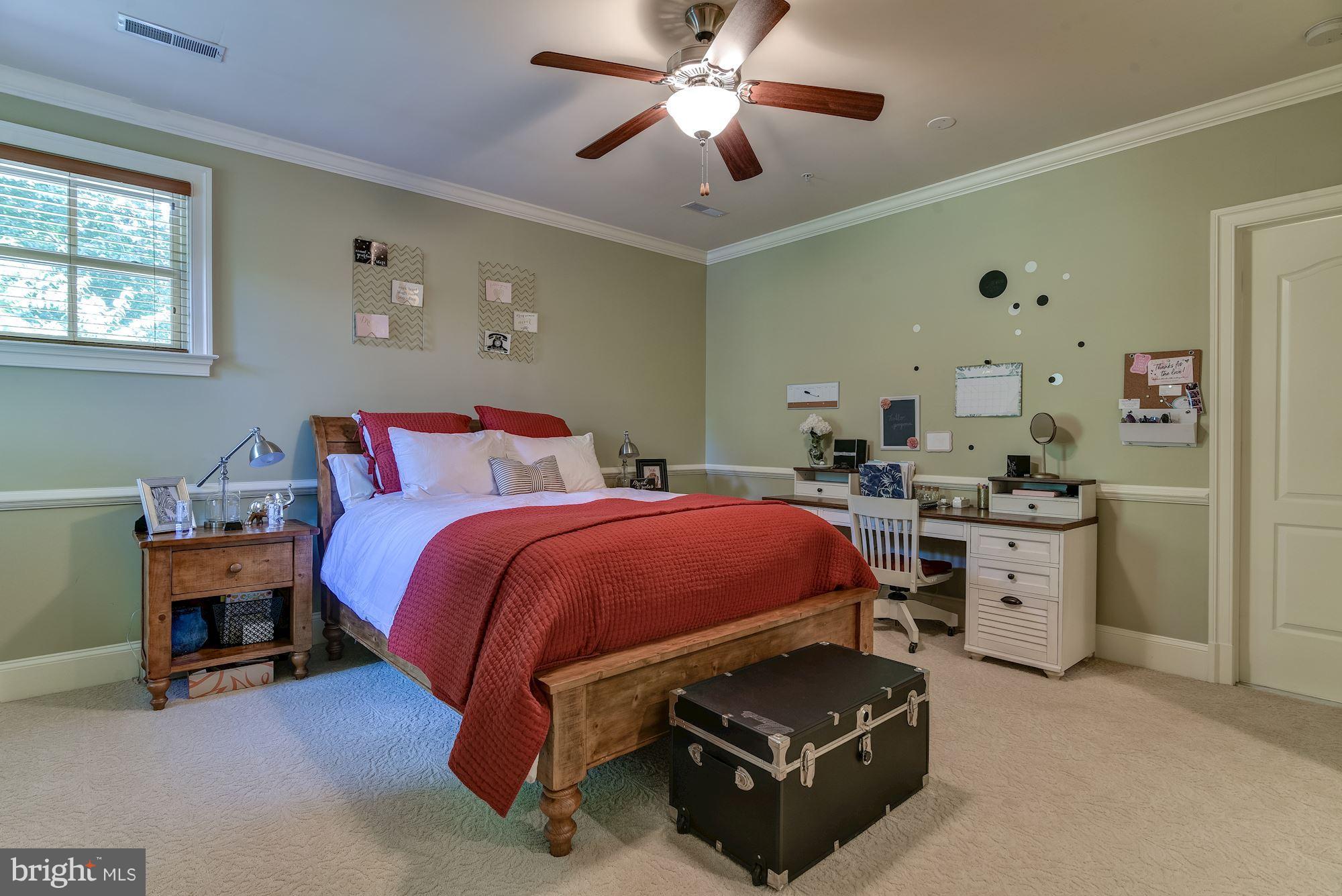 13300 Query Mill Road North Potomac, MD 20878 - Photo 23 of 30 Upper Level Bdrm with Large Full bath and tub