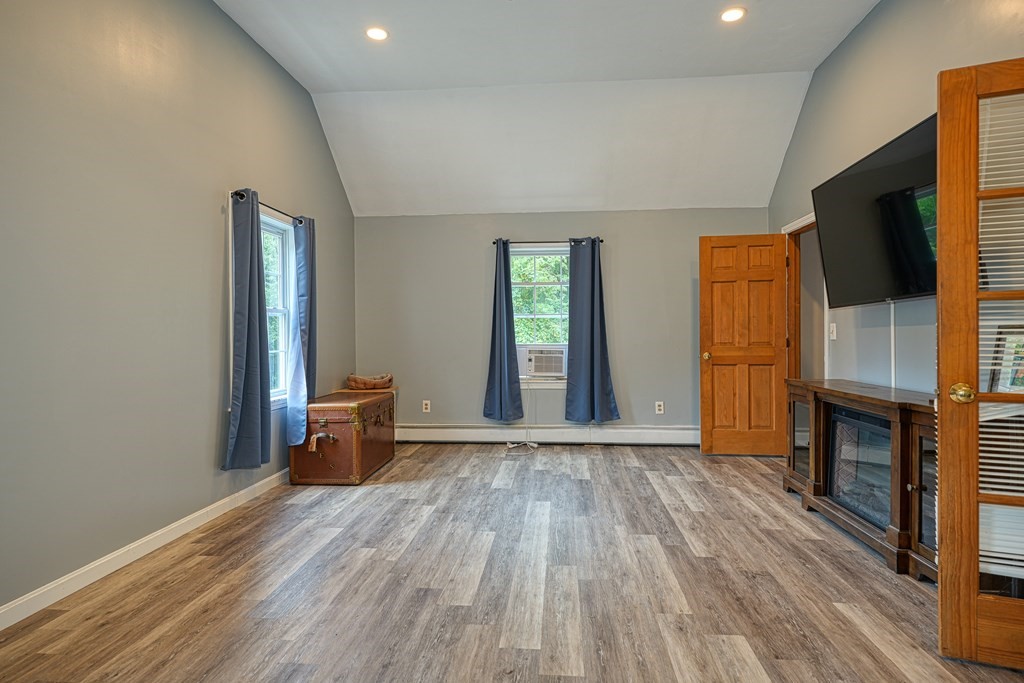 33 Esty Road Princeton, MA 01541 - Photo 8 of 41 Gallery Image 8