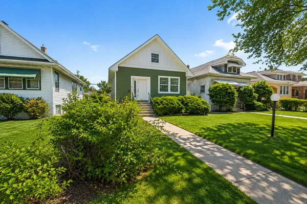$384,000 | 635 South 18th Avenue, Maywood, IL 60153