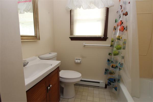 17 Meadowbrook Road Auburn, MA 01501 - Photo 16 of 27 Gallery Image 16