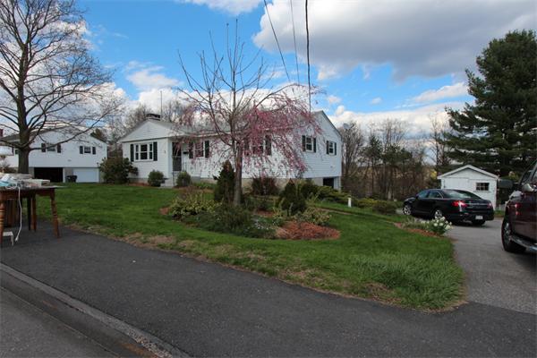 17 Meadowbrook Road Auburn, MA 01501 - Photo 6 of 27 Gallery Image 6
