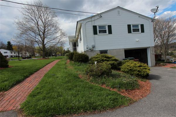 17 Meadowbrook Road Auburn, MA 01501 - Photo 7 of 27 Gallery Image 7
