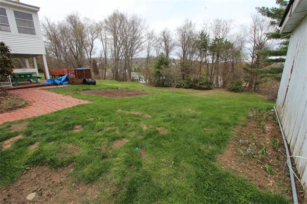17 Meadowbrook Road Auburn, MA 01501 - Photo 8 of 27 Gallery Image 8