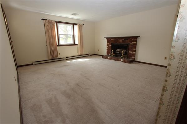 17 Meadowbrook Road Auburn, MA 01501 - Photo 9 of 27 Gallery Image 9