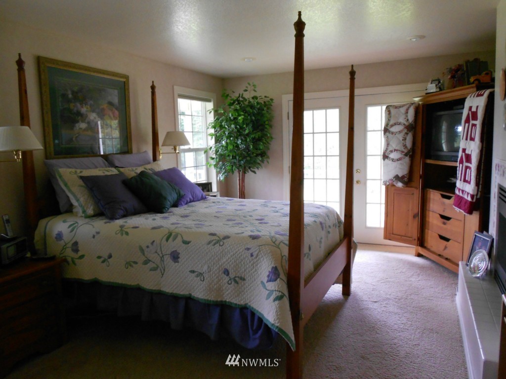 357 Sandy Bend Road Castle Rock, WA 98611 - Photo 11 of 15 Gallery Image 11
