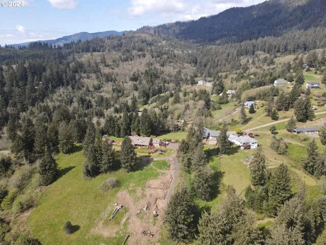 $215,000 | 300 Westwood Drive, Tillamook, OR 97141
