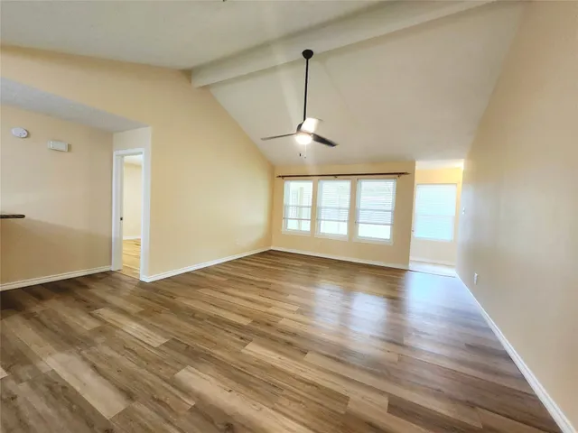 $2,100 | 322 Windward, League City, TX 77573