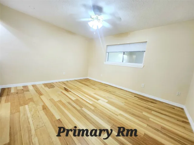 $2,100 | 322 Windward, League City, TX 77573