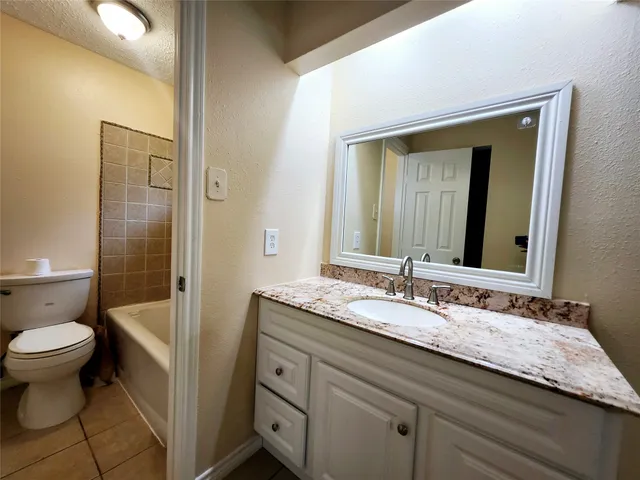 $1,950 | 322 Windward, League City, TX 77573