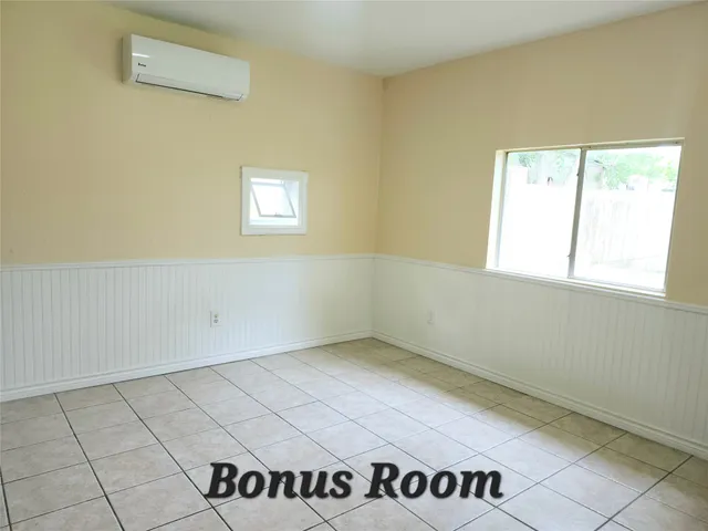 $1,950 | 322 Windward, League City, TX 77573