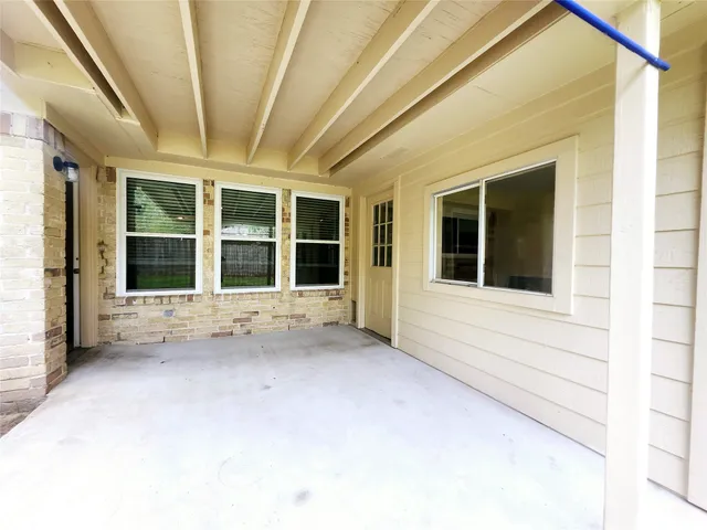 $2,100 | 322 Windward, League City, TX 77573