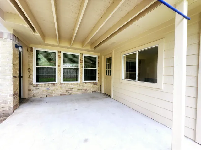 $1,950 | 322 Windward, League City, TX 77573