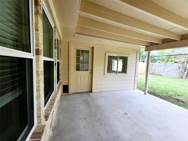 $1,950 | 322 Windward, League City, TX 77573