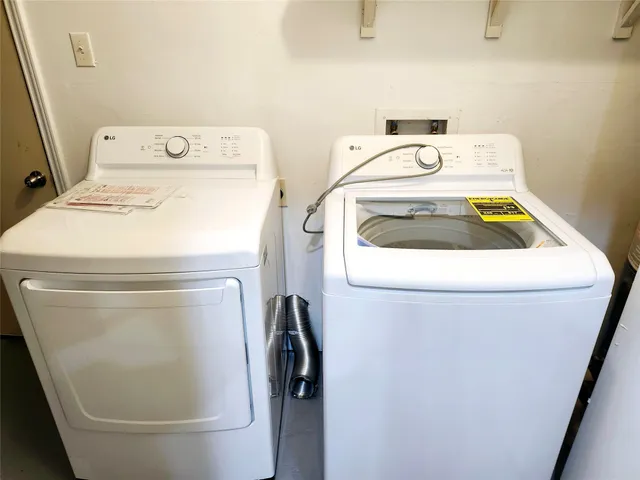 $2,100 | 322 Windward, League City, TX 77573