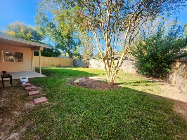 $1,950 | 322 Windward, League City, TX 77573