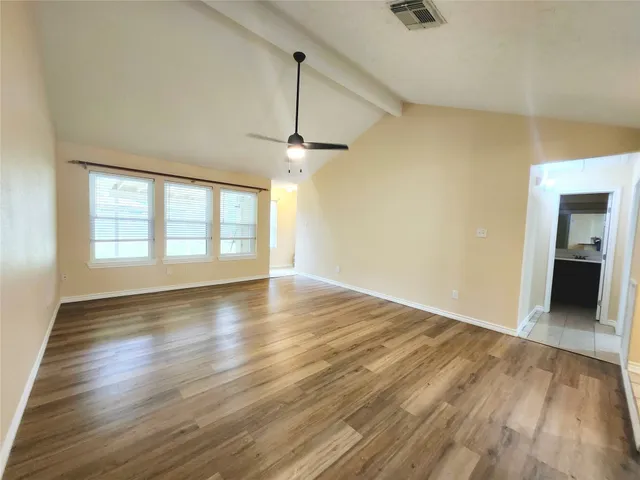 $2,100 | 322 Windward, League City, TX 77573