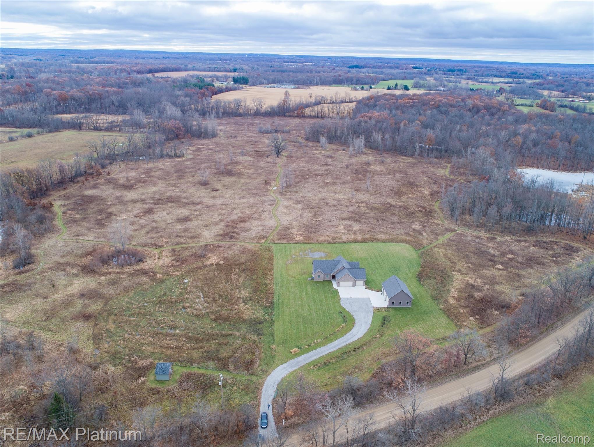 11195 Halsey Road Grand Blanc, MI 48439 - Photo 44 of 55 11195 Halsey HDR48.jpg