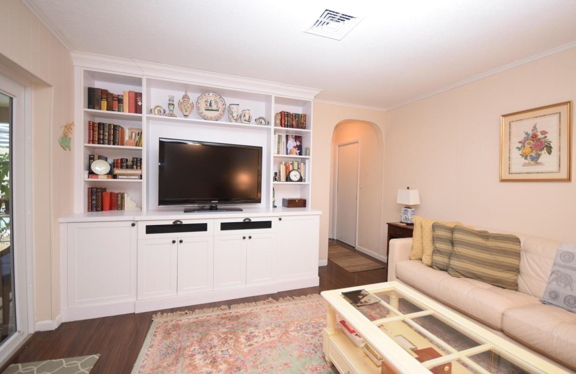 1020 Southwest 15th Street Boca Raton, FL 33486 - Photo 4 of 11 1020 5