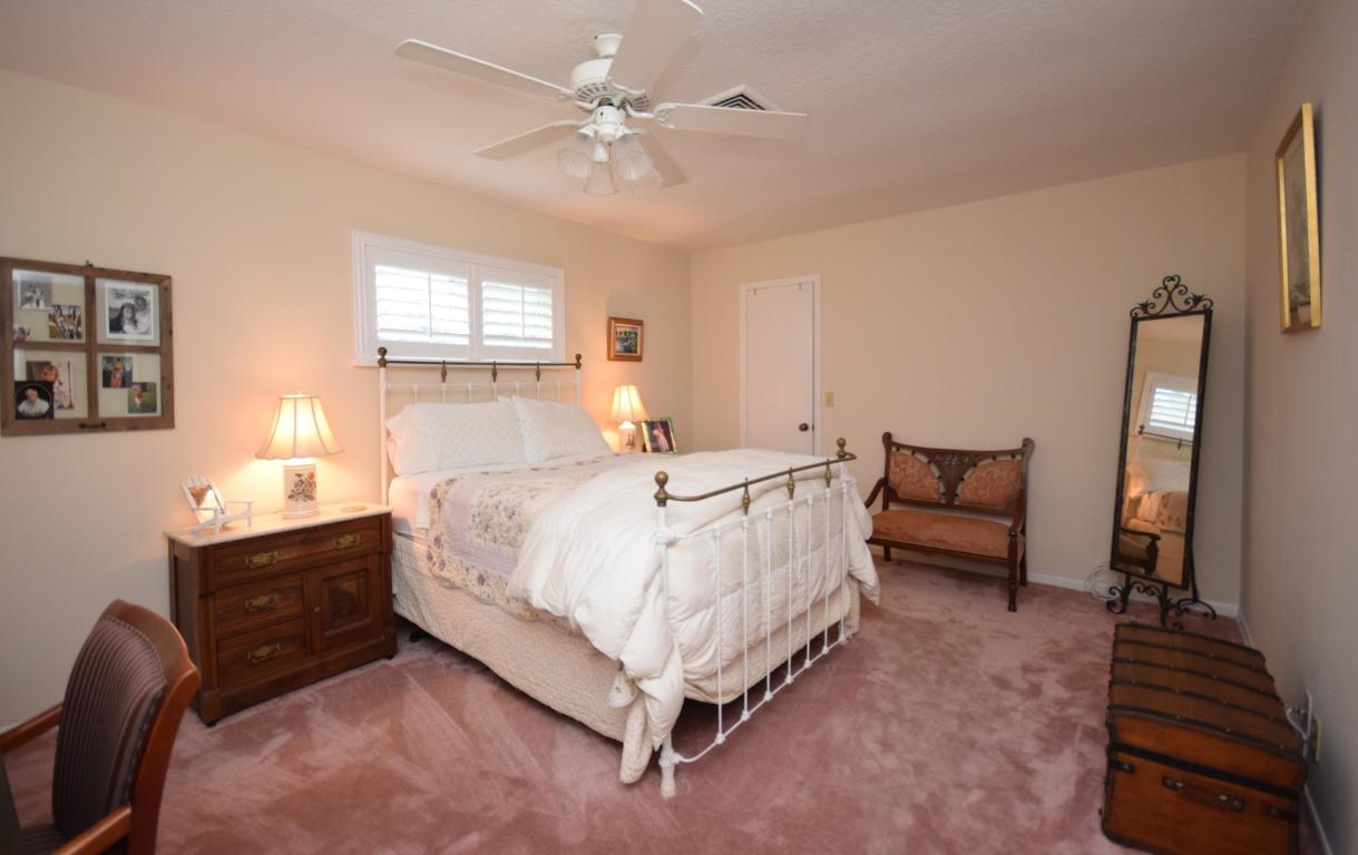 1020 Southwest 15th Street Boca Raton, FL 33486 - Photo 8 of 11 1020 10