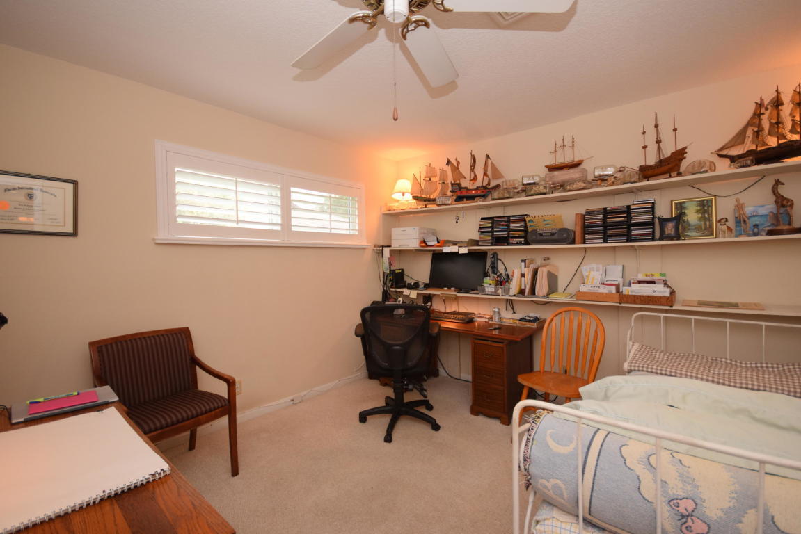 1020 Southwest 15th Street Boca Raton, FL 33486 - Photo 9 of 11 1020 11