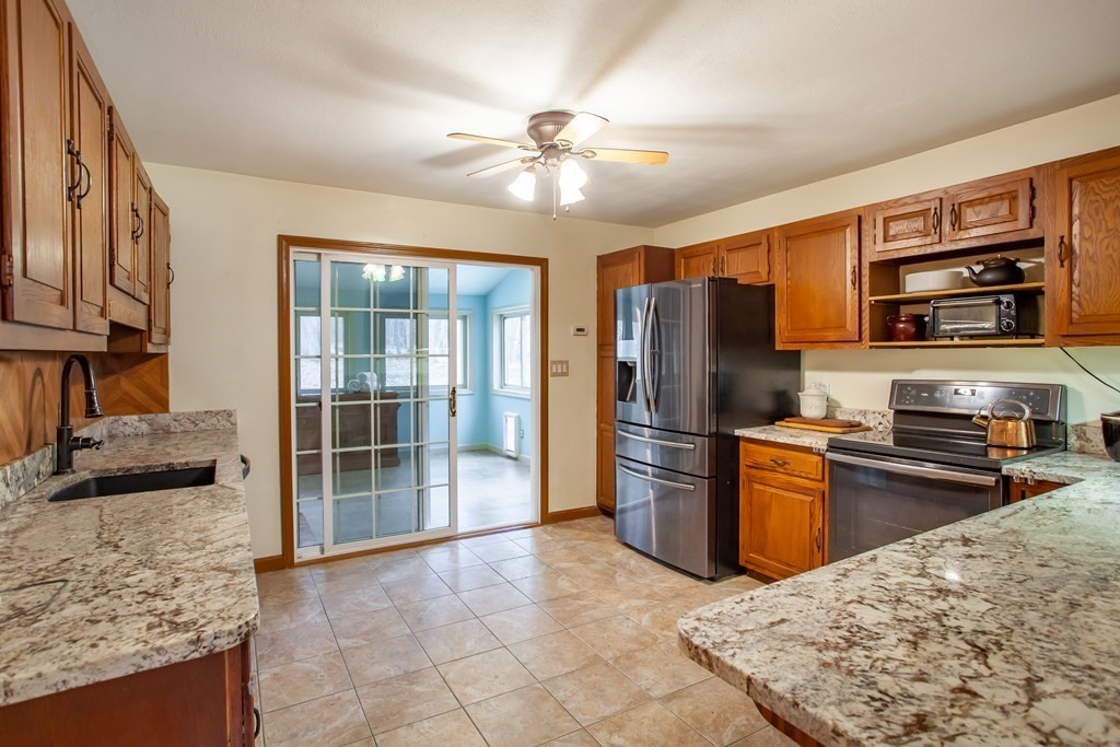 136 Allen Road Berlin, MA 01503 - Photo 8 of 39