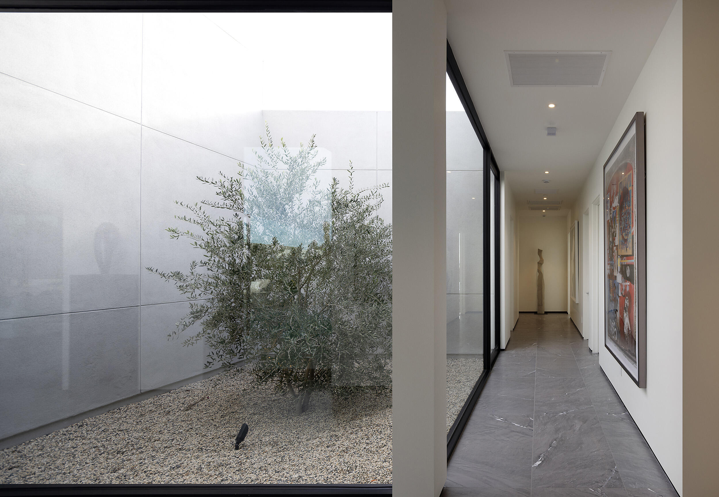 16 Via Linea Rancho Mirage, CA 92270 - Photo 18 of 30 Atrium Hallway (26)