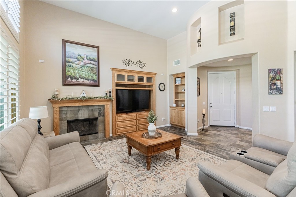 32016 Woodside Court Temecula, CA 92592 - Photo 9 of 40