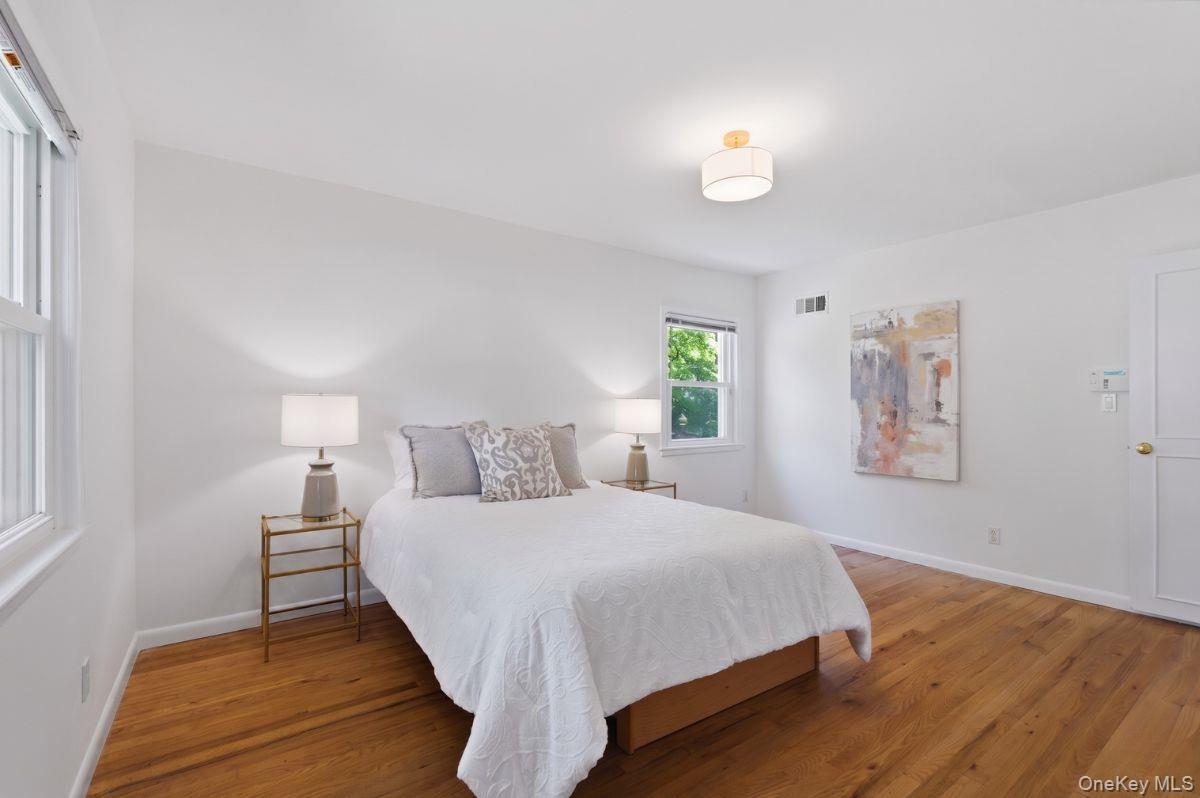 67 Old Country Road New Rochelle, NY 10804 - Photo 15 of 33