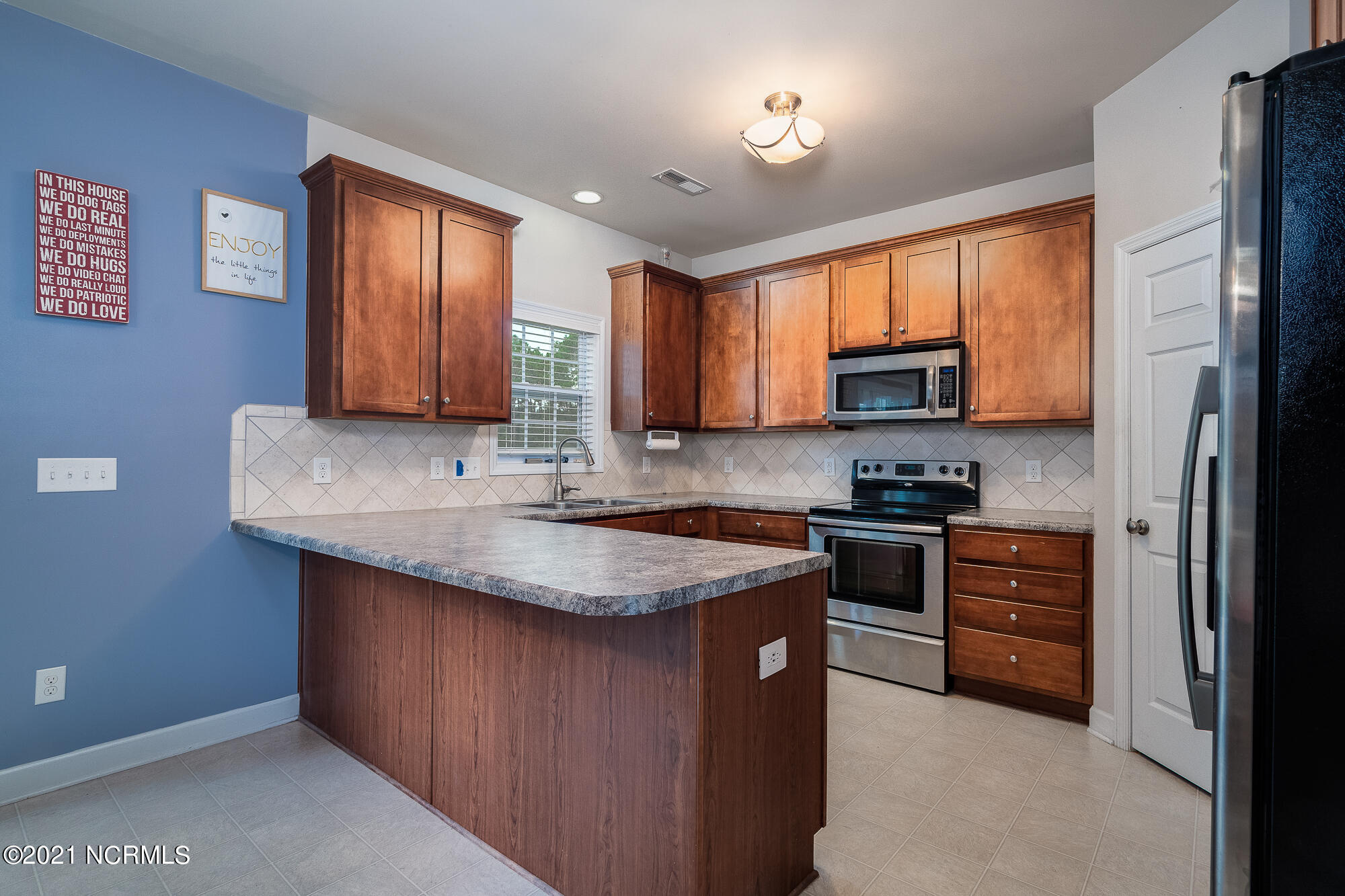 271 Inverness Drive Hubert, NC 28539 - Photo 6 of 25 271-iverness-3