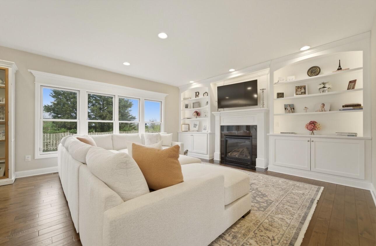 10143 California Court Crown Point, IN 46307 - Photo 10 of 39 1289x844