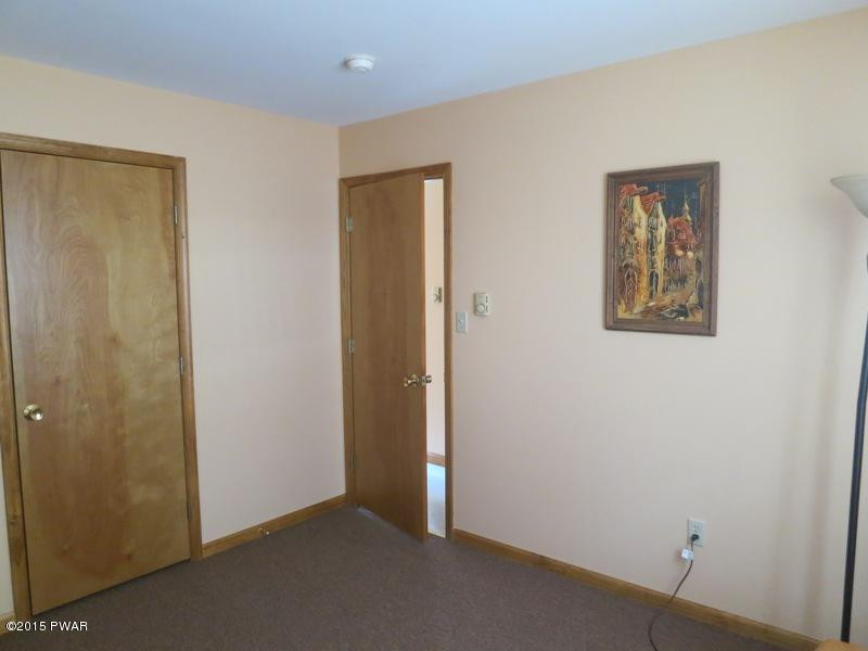 152 Roundhill Road Dingmans Ferry, PA 18328 - Photo 12 of 21