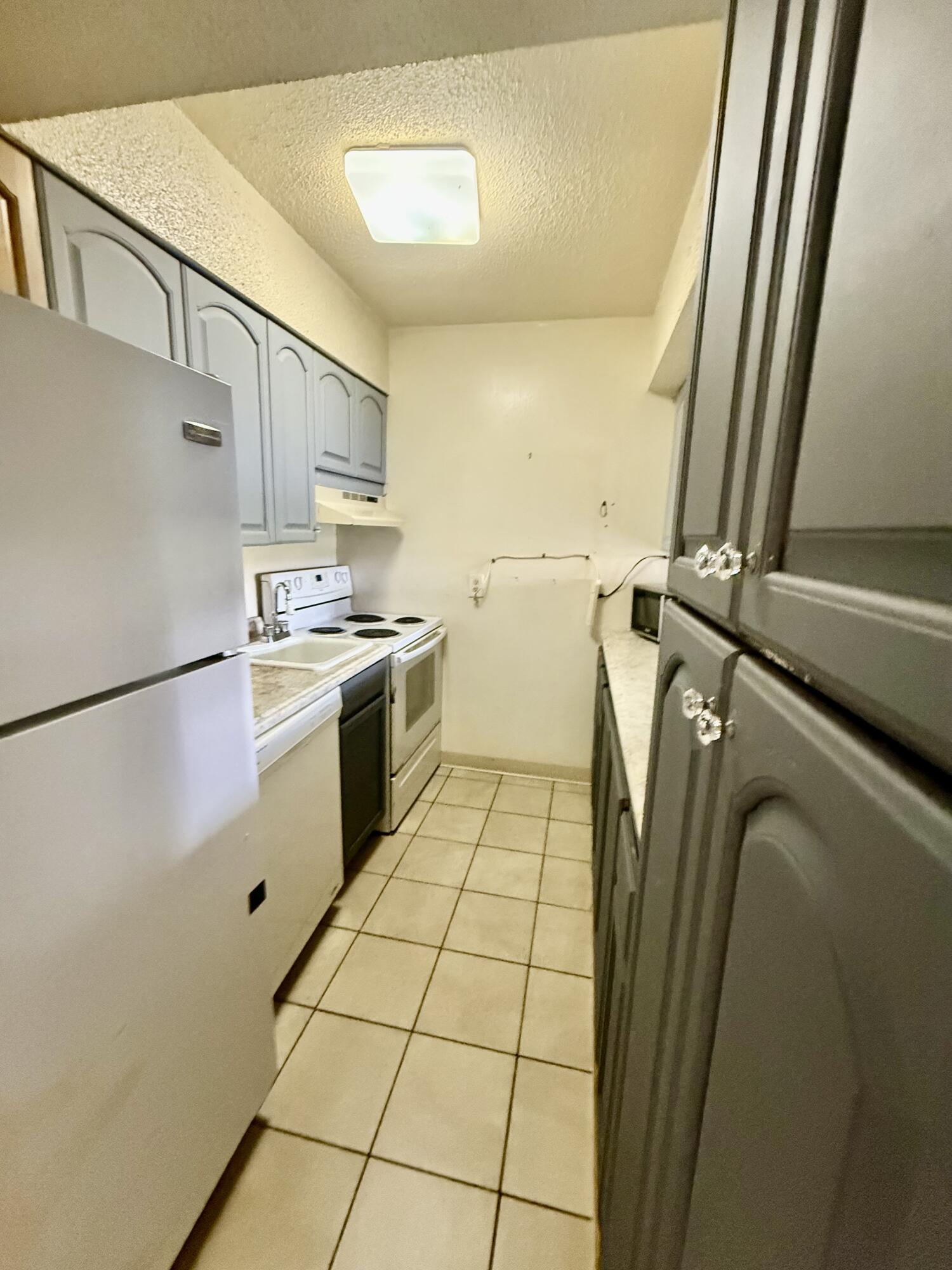 210 Pelham Road, Unit 111C Fort Walton Beach, FL 32547 - Photo 8 of 15 IMG_7884