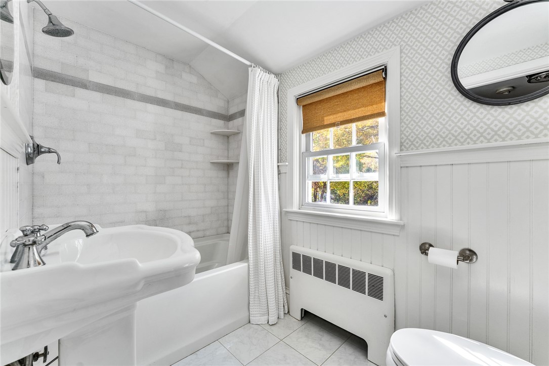 16 Highview Avenue Barrington, RI 02806 - Photo 20 of 36