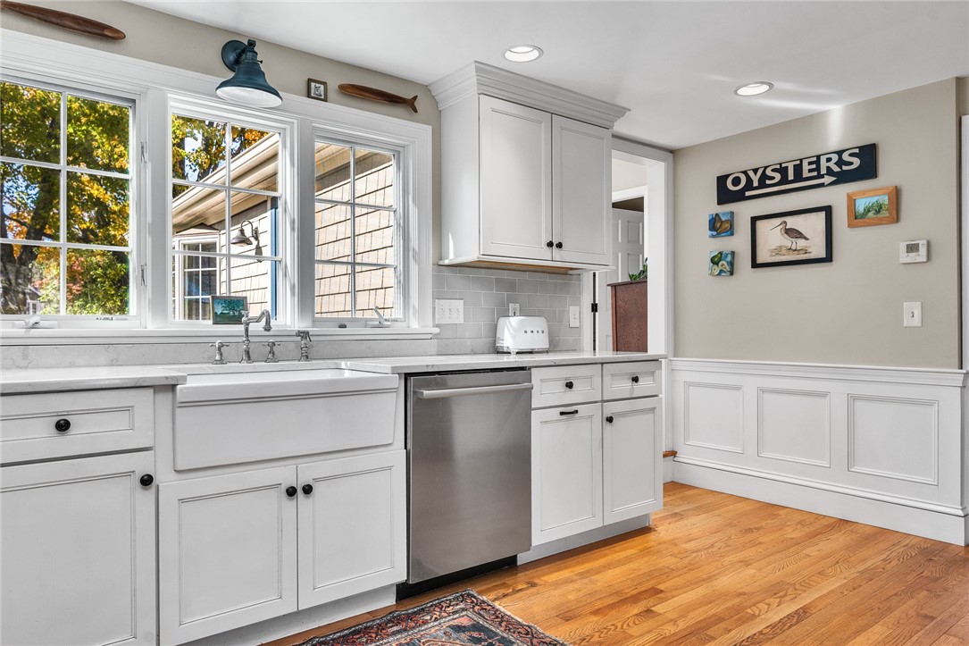 16 Highview Avenue Barrington, RI 02806 - Photo 5 of 36