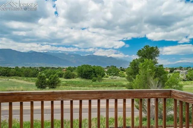 a view of a green field with sky view