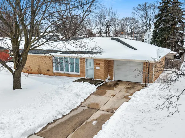 $259,900 | 735 Morning Glory Lane, De Pere, WI 54115