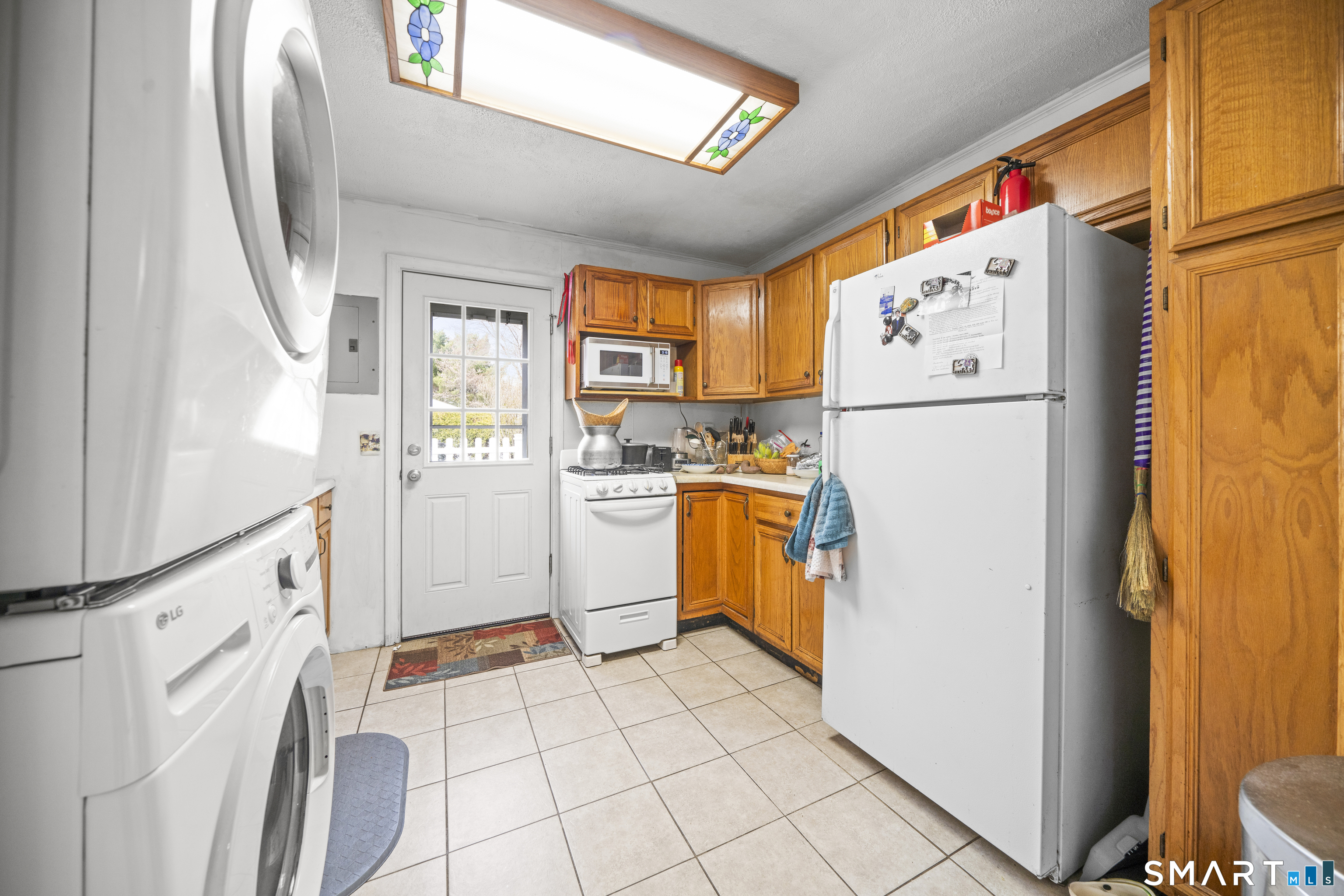2 Lee Lane, Unit 2 Windsor Locks, CT 06096 - Photo 2 of 23