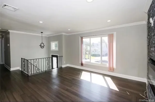 $3,900 | 335 Gillette Street, Dix Hills, NY 11746