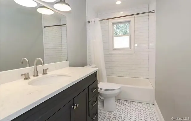 $3,900 | 335 Gillette Street, Dix Hills, NY 11746