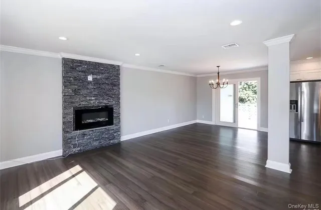 $3,900 | 335 Gillette Street, Dix Hills, NY 11746