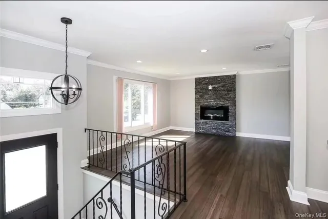 $3,900 | 335 Gillette Street, Dix Hills, NY 11746