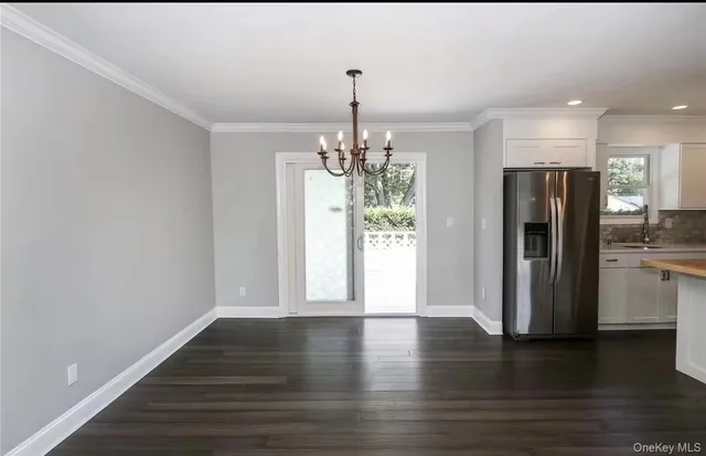 $3,900 | 335 Gillette Street, Dix Hills, NY 11746