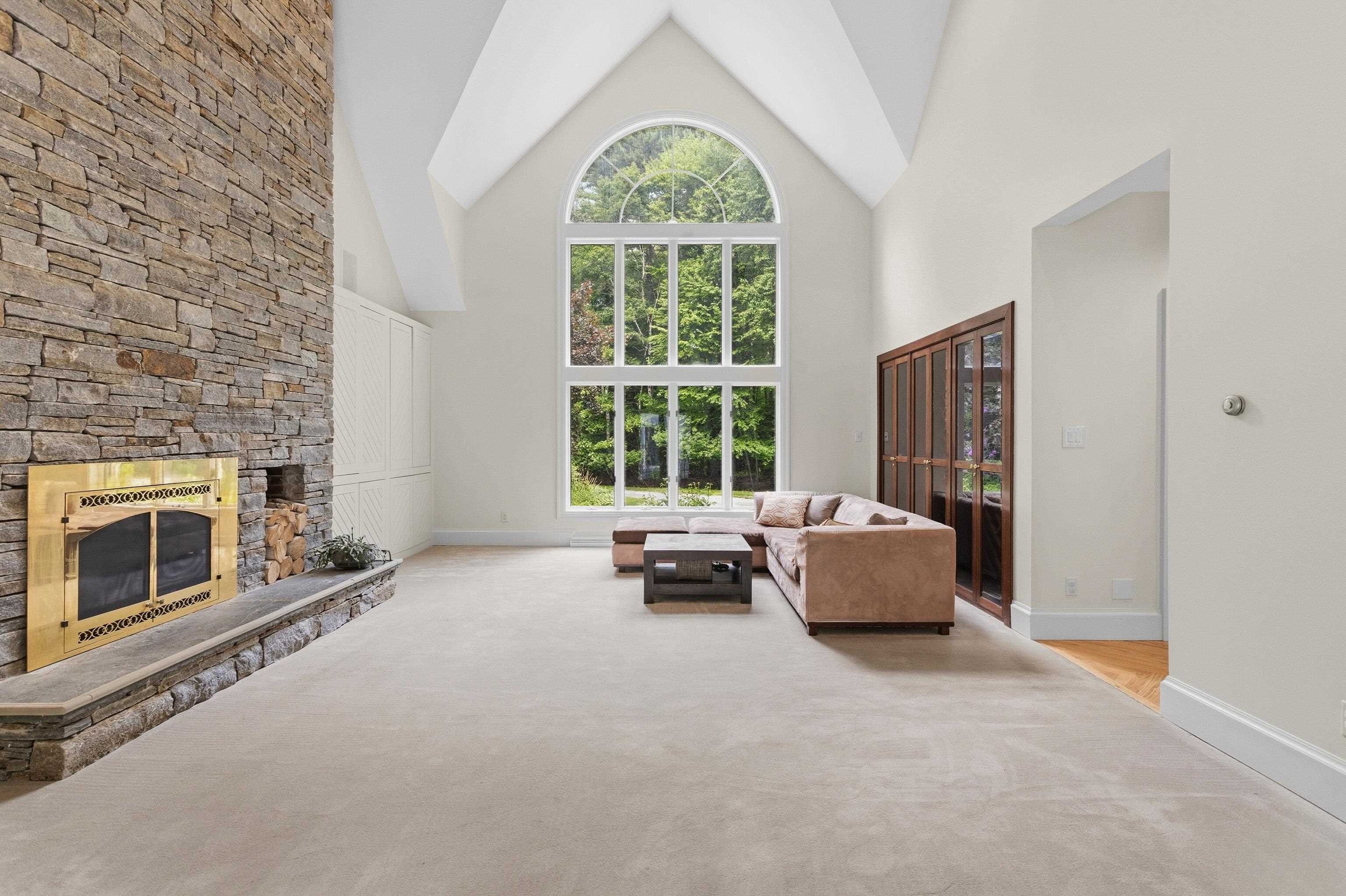 3 Oak Lane Stratham, NH 03885 - Photo 5 of 58