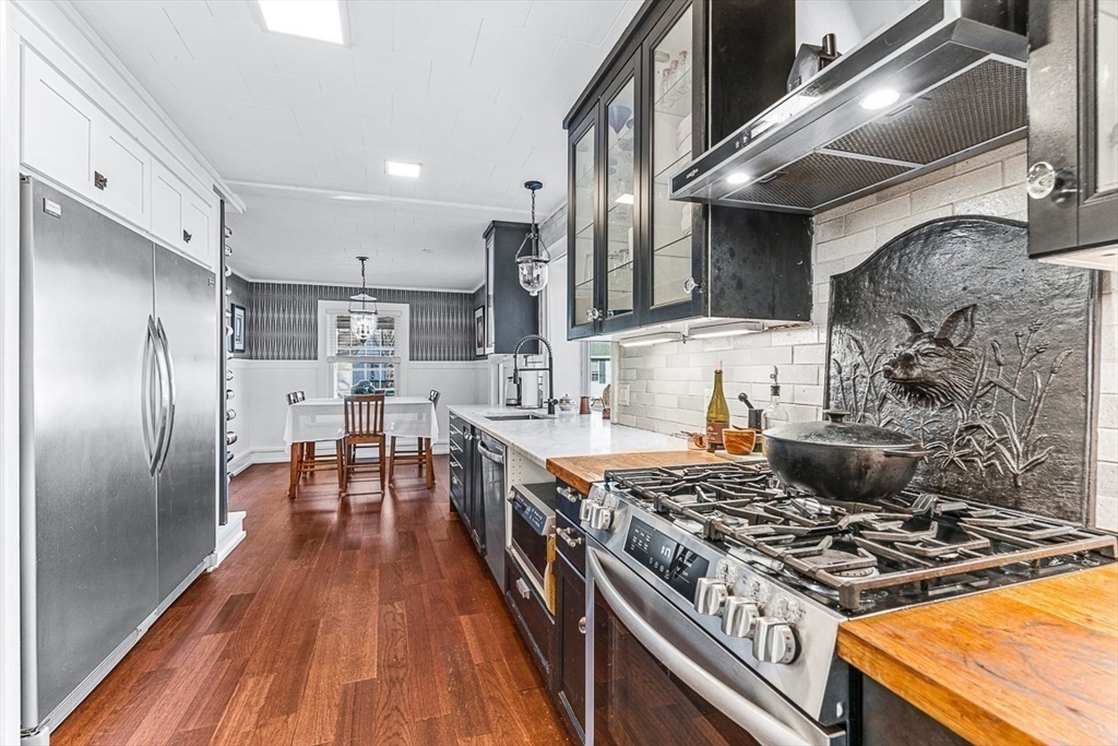 87 Great Woods Road Saugus, MA 01906 - Photo 13 of 42