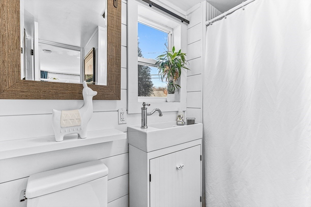 87 Great Woods Road Saugus, MA 01906 - Photo 23 of 42