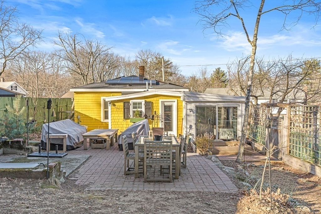 87 Great Woods Road Saugus, MA 01906 - Photo 26 of 42