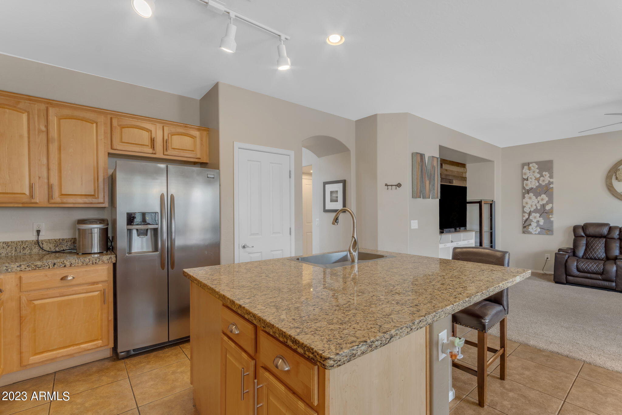 3816 East Phelps Street Gilbert, AZ 85295 - Photo 9 of 36 Sleek Neutral Granite