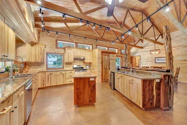 $5,000,000 | 15184 Fm 2620, Bedias, TX 77831