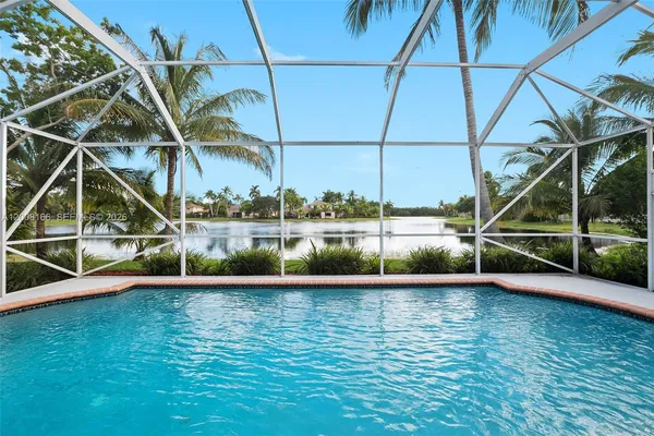 $6,900 | 646 Heritage Drive, Unit 646, Weston, FL 33326